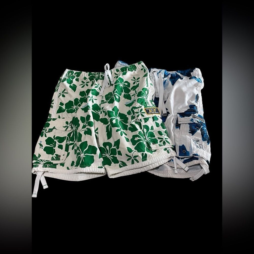 Abercrombie & Fitch Tugged XL Green and Blue lined Cargo Shorts